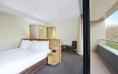 Crowne Plaza Canberra, An IHG Hotel - Tweed Heads Accommodation 13