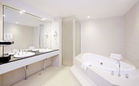 Crowne Plaza Canberra, An IHG Hotel - Tweed Heads Accommodation 20