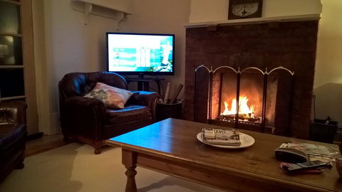 Book Keepers Cottage - Tweed Heads Accommodation 3