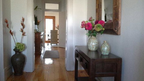 Book Keepers Cottage - Tweed Heads Accommodation 0