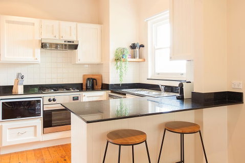 Boutique Hideaway With Direct Lagoon Access - Tweed Heads Accommodation 2
