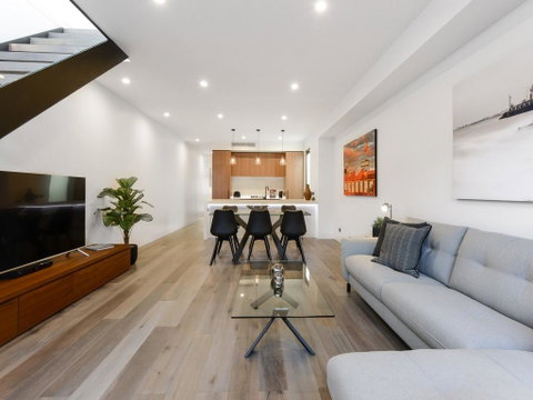 Boutique Stays - County Down, Contemporary Port Melbourne Home - Tweed Heads Accommodation 2
