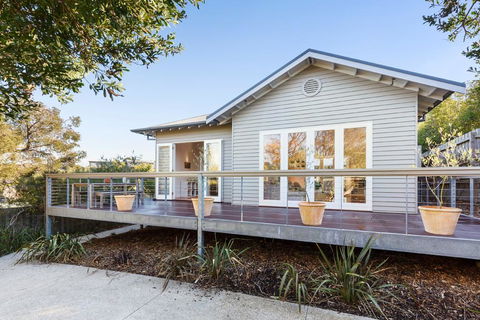 BOUTIQUE STAYS - Queen Adelaide - Tweed Heads Accommodation 0