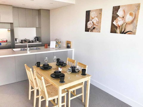 Brand New 2 Bed Apartment With Absolute Park View - Tweed Heads Accommodation 2