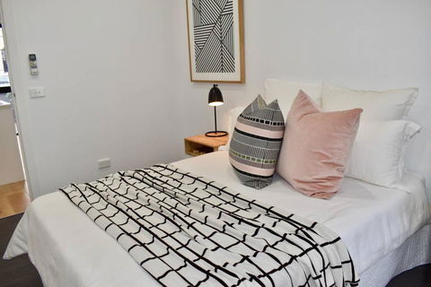 Brand New 2 Bed Apartment With Stunning City Views - Tweed Heads Accommodation 1