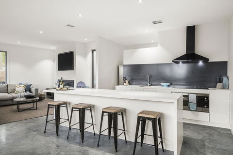 Bridgewater Luxury Family Retreat, Close To The Beach - Tweed Heads Accommodation 3