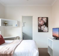 Bright Studio Steps from Westmead Hospital - Tweed Heads Accommodation