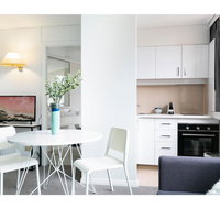 Bright modern studio steps from the action - Tweed Heads Accommodation