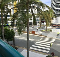 Broadbeach Private Apt with CHA - Tweed Heads Accommodation