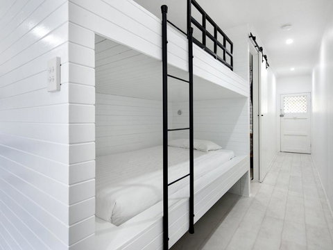 Burleigh By The Sea - Tweed Heads Accommodation 3