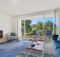 Bushwalk To The Beach From A Tranquil Apartment - Tweed Heads Accommodation