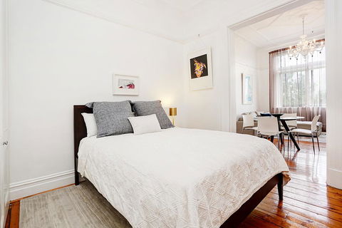 By George! Super Cool St Kilda Loft - Tweed Heads Accommodation 2