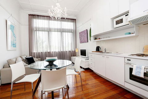 By George! Super Cool St Kilda Loft - Tweed Heads Accommodation 1