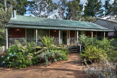 Camelot - Tweed Heads Accommodation 0