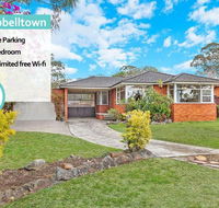 CAMPBELLTOWN HOLIDAY HOME 3 BED  FREE PARKING NCA039 - Tweed Heads Accommodation