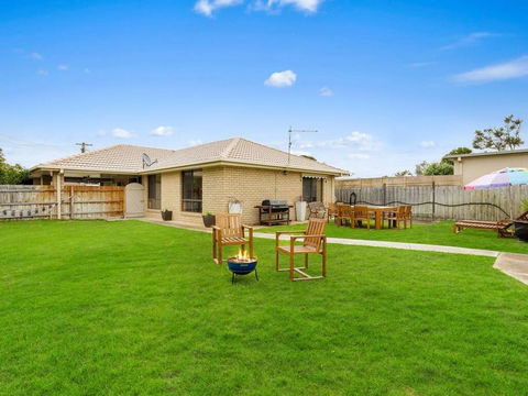 CAPEL Family Home, Large Yard, Close To Beach - Tweed Heads Accommodation 0