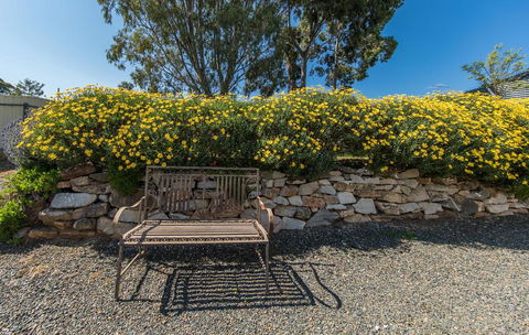 Captain Rodda's Cottage - Tweed Heads Accommodation 3