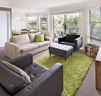 Caribou 3 - Modern  spacious with views over Lake Jindabyne - Tweed Heads Accommodation