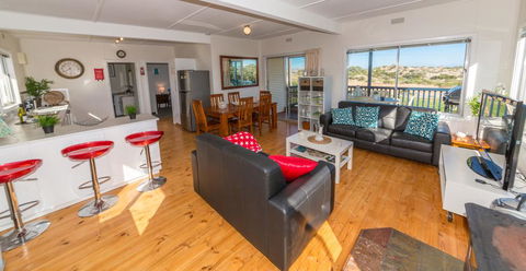 Carrickalinga SeaHaven: Coastal Escape-4BRM - 29 Riverview Drive - Tweed Heads Accommodation 0