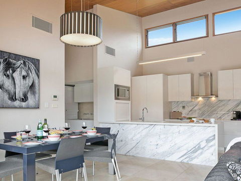 Casa Sul Lago - Quite Simply A Very Special Place - Tweed Heads Accommodation 3