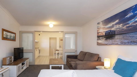 Cascades 7- Centrally Located With Beautiful Views - Tweed Heads Accommodation 1