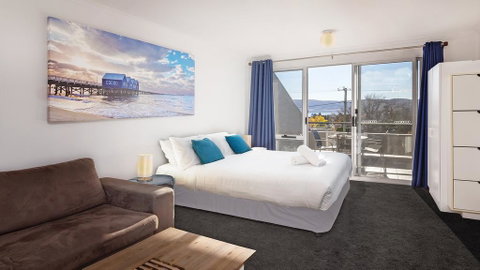 Cascades 7- Centrally Located With Beautiful Views - Tweed Heads Accommodation 0