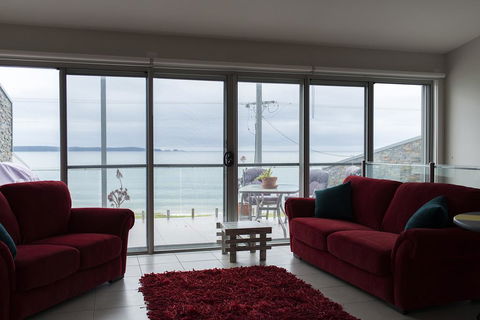 Casey's Beach Retreat - Tweed Heads Accommodation 1