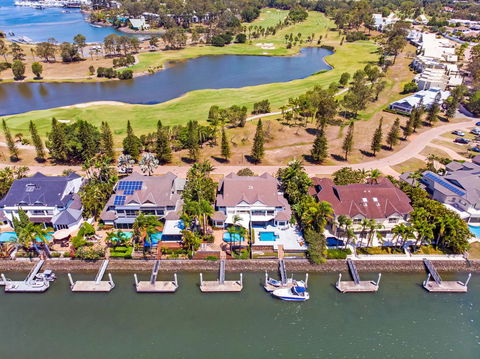 Castaway At The Greens - Tweed Heads Accommodation 2
