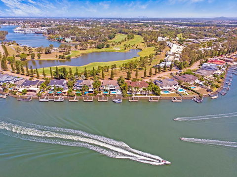 Castaway At The Greens - Tweed Heads Accommodation 3