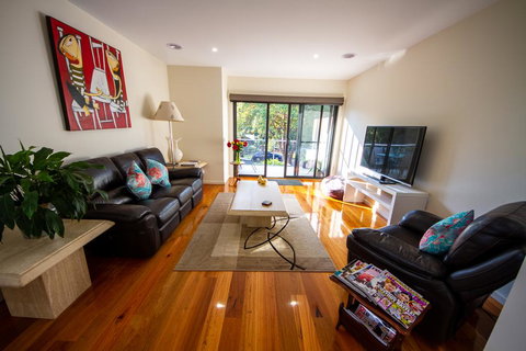 Champagne Stays Apartment - Tweed Heads Accommodation 1