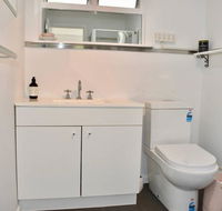 Charming 1 Bedroom Apartment in Leafy Green Hawthorn - Tweed Heads Accommodation