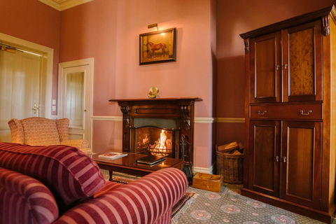 Chateau Yering Hotel - Tweed Heads Accommodation 2