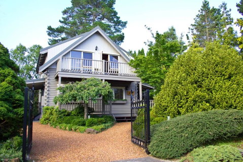 Cherry Cottage - Leura - Tweed Heads Accommodation 0