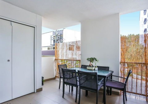 City Getaway Modern Bowen Hills 1 Bedroom With Free WIFI And Parking - Tweed Heads Accommodation 2