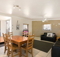 Close to Water Restaurants and Clubs Toorbul St Bongaree - Tweed Heads Accommodation