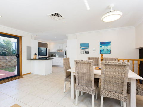 Coastal Haven @ Gerroa - Tweed Heads Accommodation 1