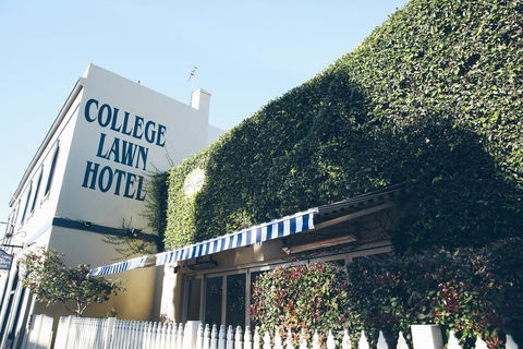College Lawn Hotel - Tweed Heads Accommodation 1