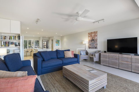 Comfortable & Stylish With Rooftop Spa - Tweed Heads Accommodation 1