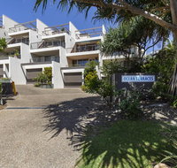 Comfortable  stylish with rooftop spa - Tweed Heads Accommodation