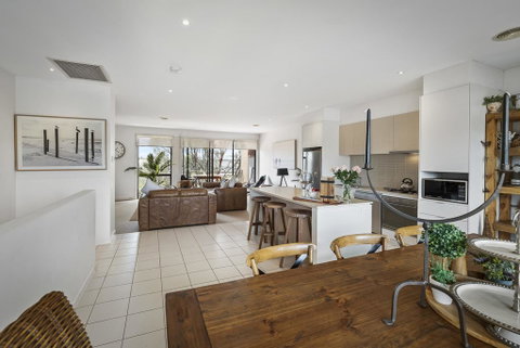 Comfy Coast Drive Condo - Tweed Heads Accommodation 1