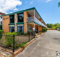 Comfy Ground Floor Unit opposite waterfront Welsby Pde Bongaree - Tweed Heads Accommodation