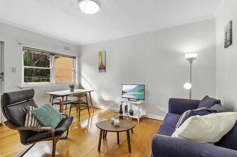 Comfy One-bedroom Unit Between City And Airport - Tweed Heads Accommodation 0