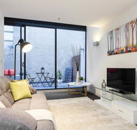 Complete Host AquaLuna Apartments - Tweed Heads Accommodation
