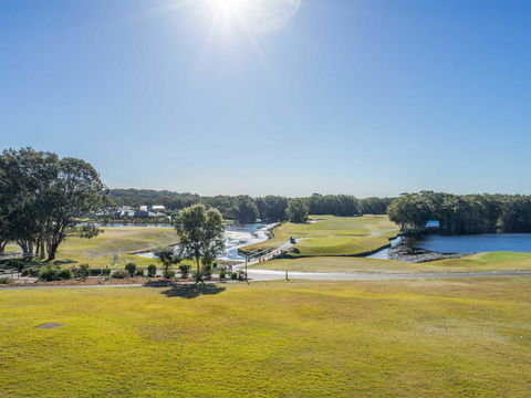 Condo 108 @ Horizons Resort & Golf, Stunning Course + Lake Views - Tweed Heads Accommodation 3