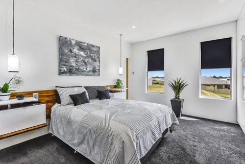 CONROE EXECUTIVE TOWNHOUSE - MODERN & STYLISH - Tweed Heads Accommodation 3