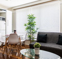 Contemporary Light Filled Boutique 2B Chapel St Apt  Parking - Tweed Heads Accommodation