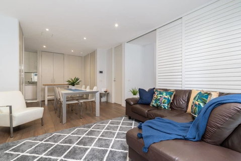 Convenience And Luxury In Carnegie - Tweed Heads Accommodation 0