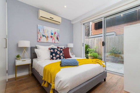 Convenience And Luxury In Carnegie - Tweed Heads Accommodation 2