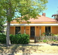 Cooma Cottage - Tweed Heads Accommodation