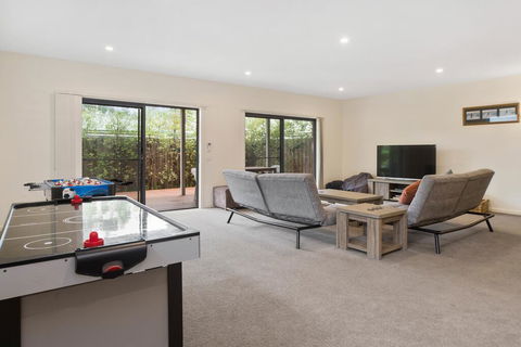 Cootamundra - Tweed Heads Accommodation 3